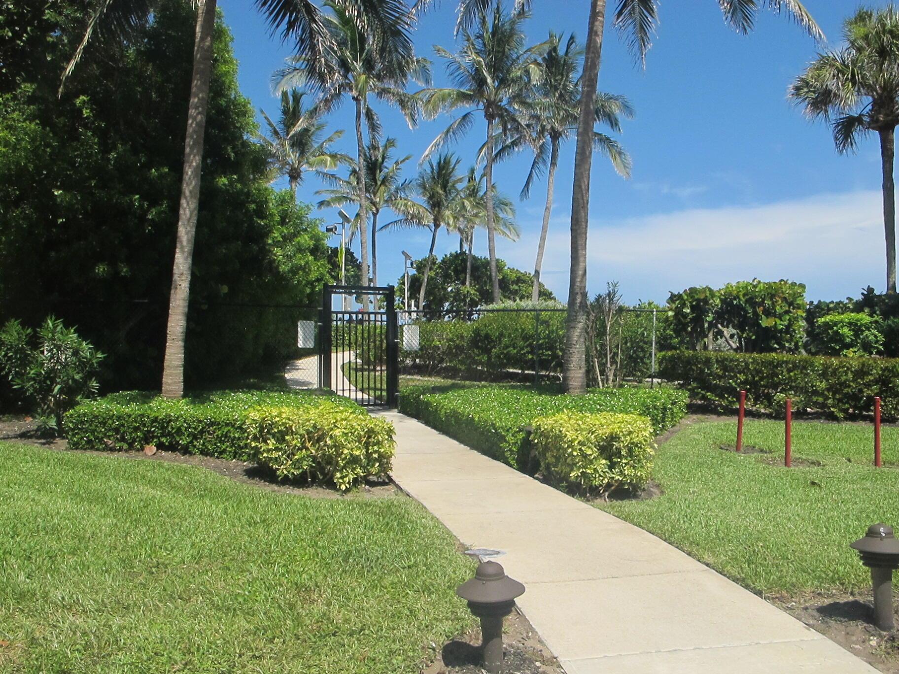 101 Ocean Blfs Blvd #102 Jupiter, FL 33477