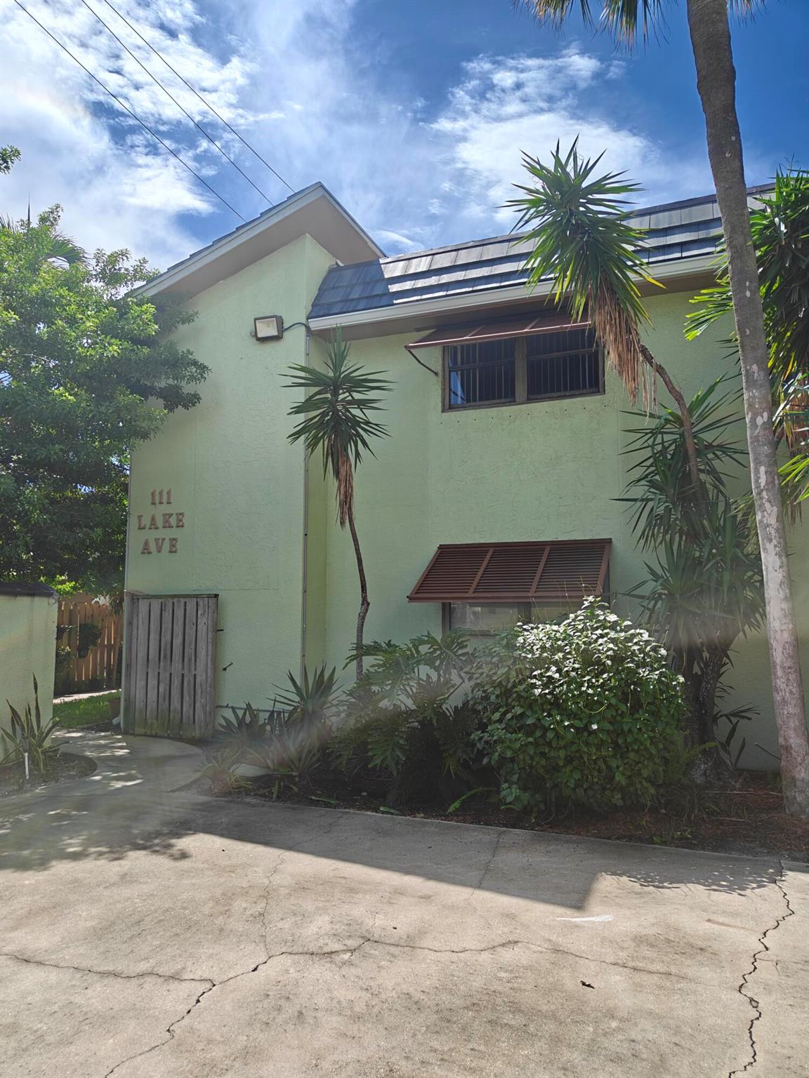 111 Lake Ave #8