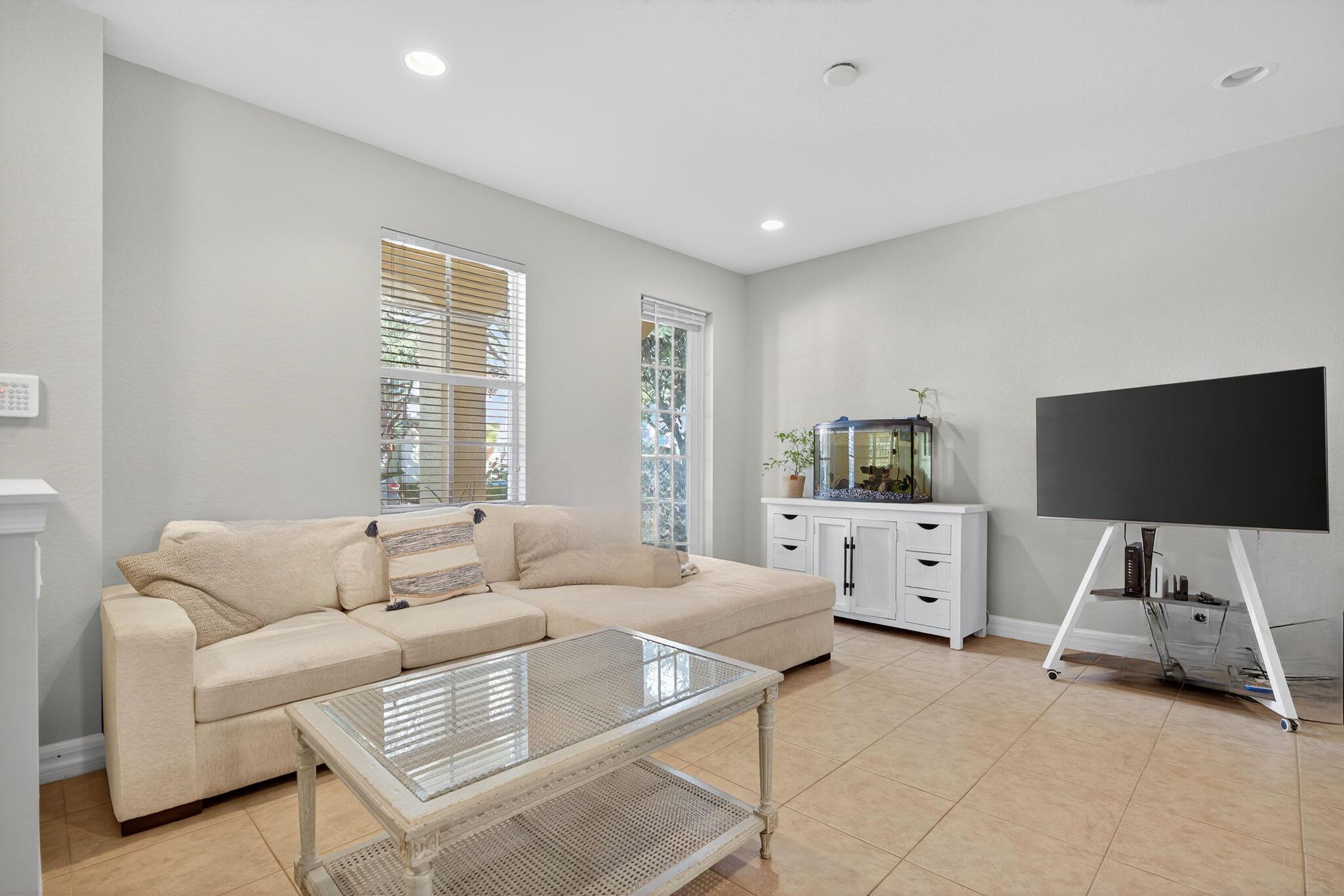 107 Ennis Ln Jupiter, FL 33458