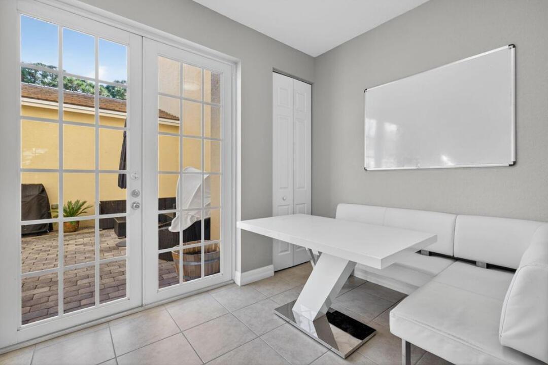 107 Ennis Ln Jupiter, FL 33458