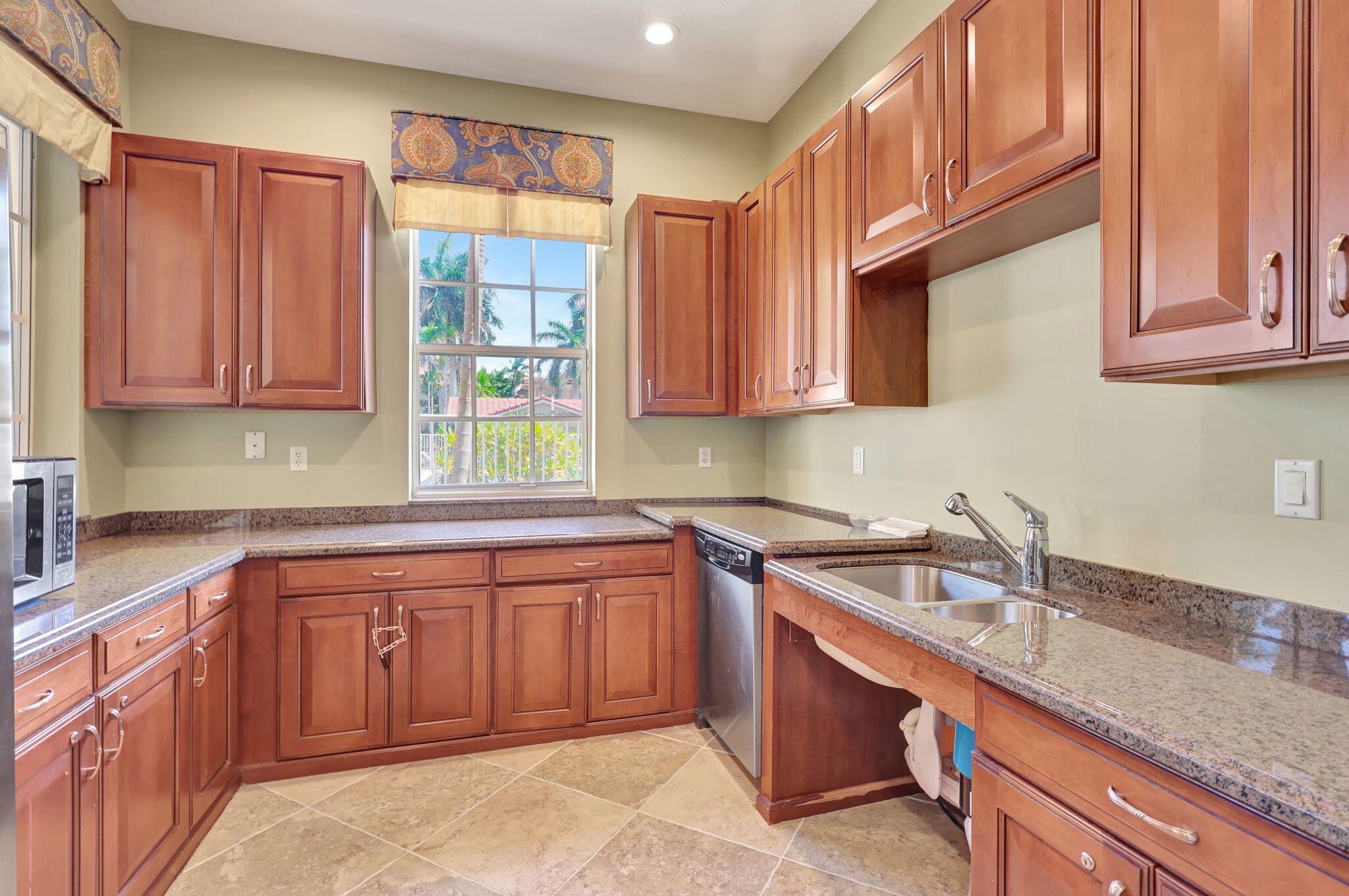 107 Ennis Ln Jupiter, FL 33458