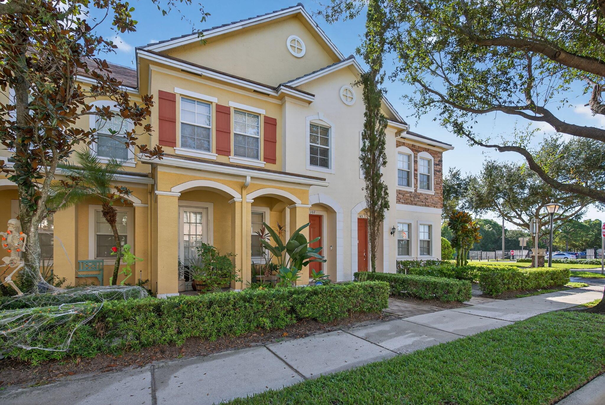 107 Ennis Ln Jupiter, FL 33458