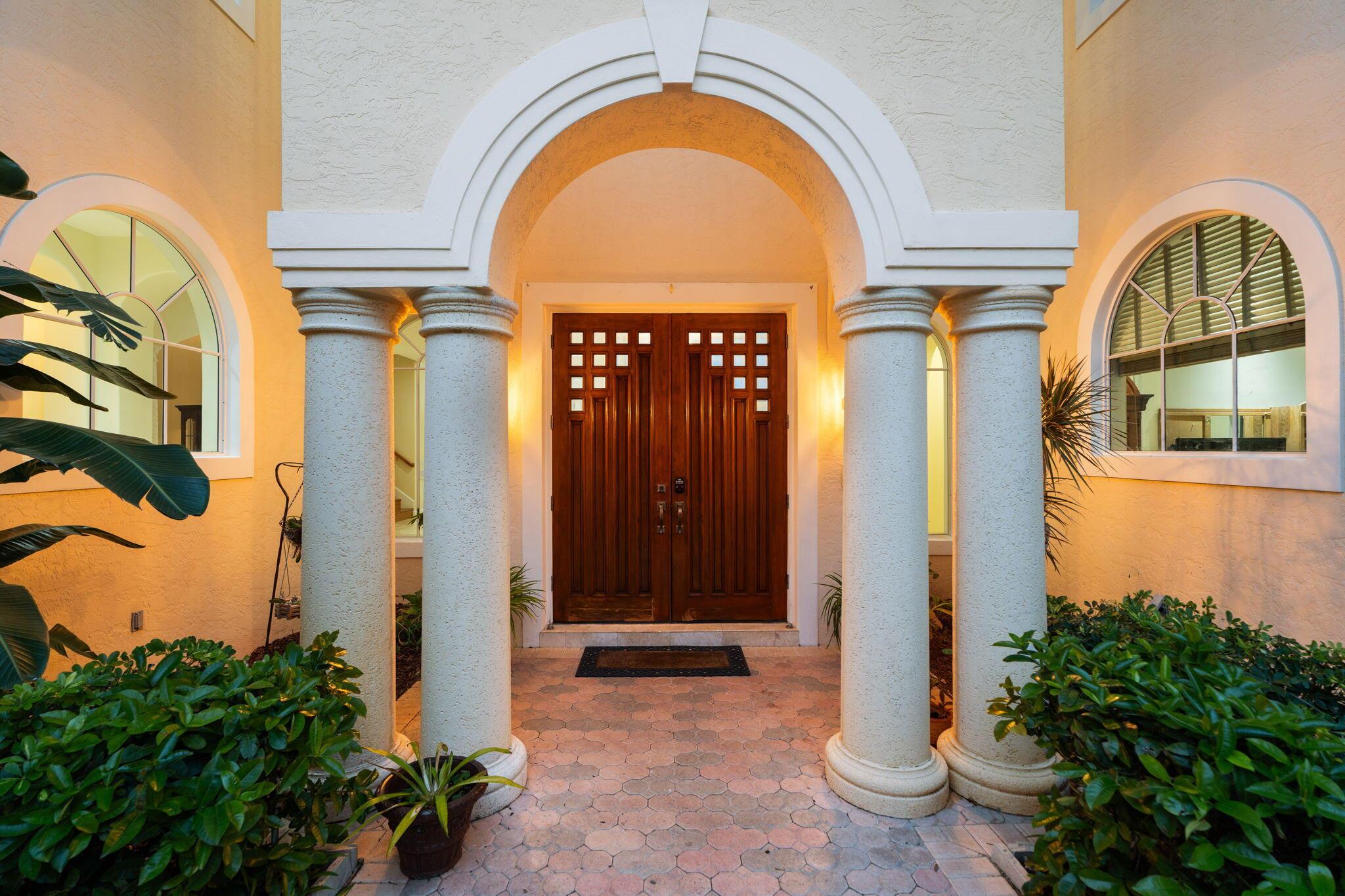 18499 SE Palm Is Ln Jupiter, FL 33458