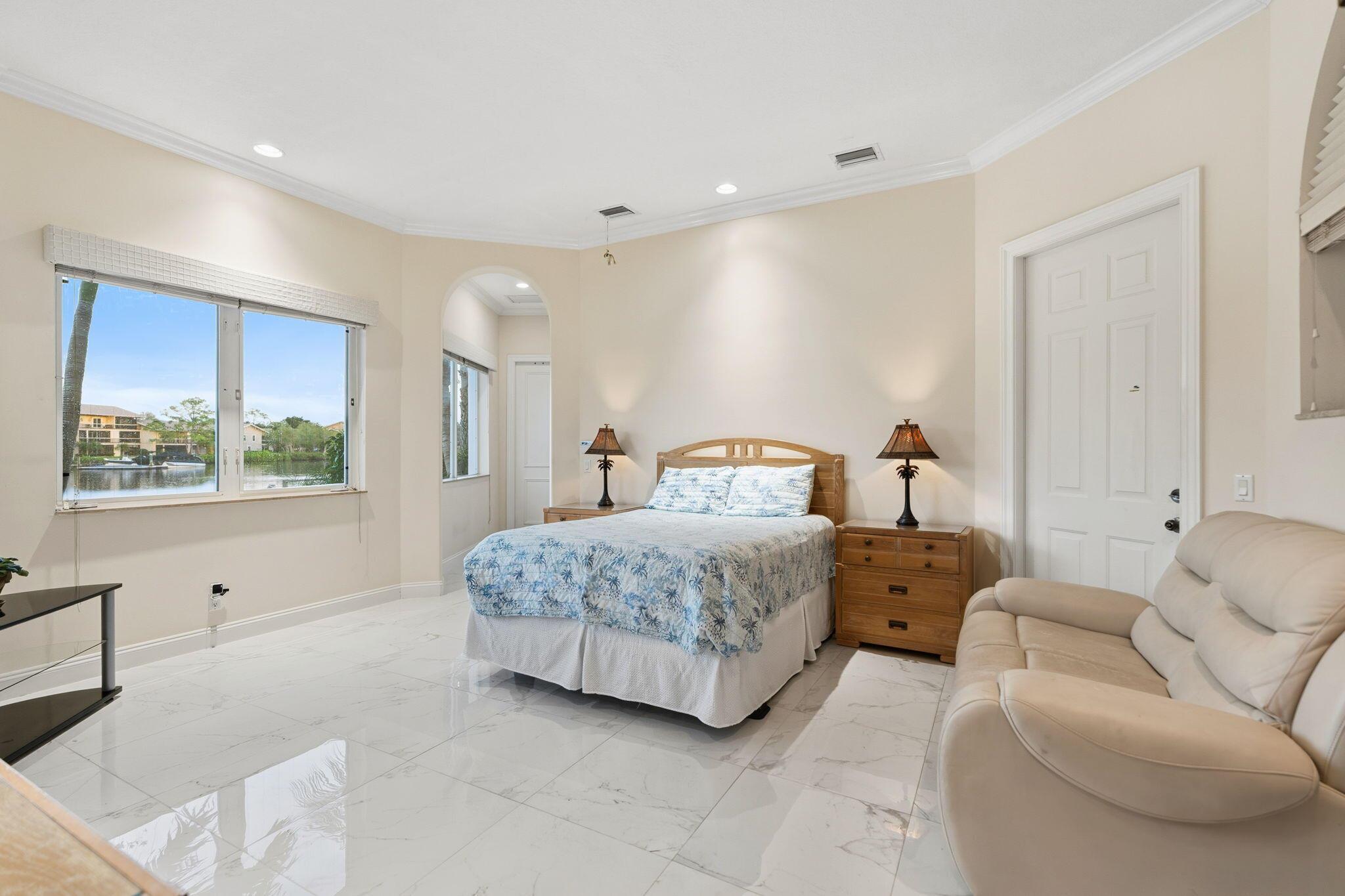 18499 SE Palm Is Ln Jupiter, FL 33458