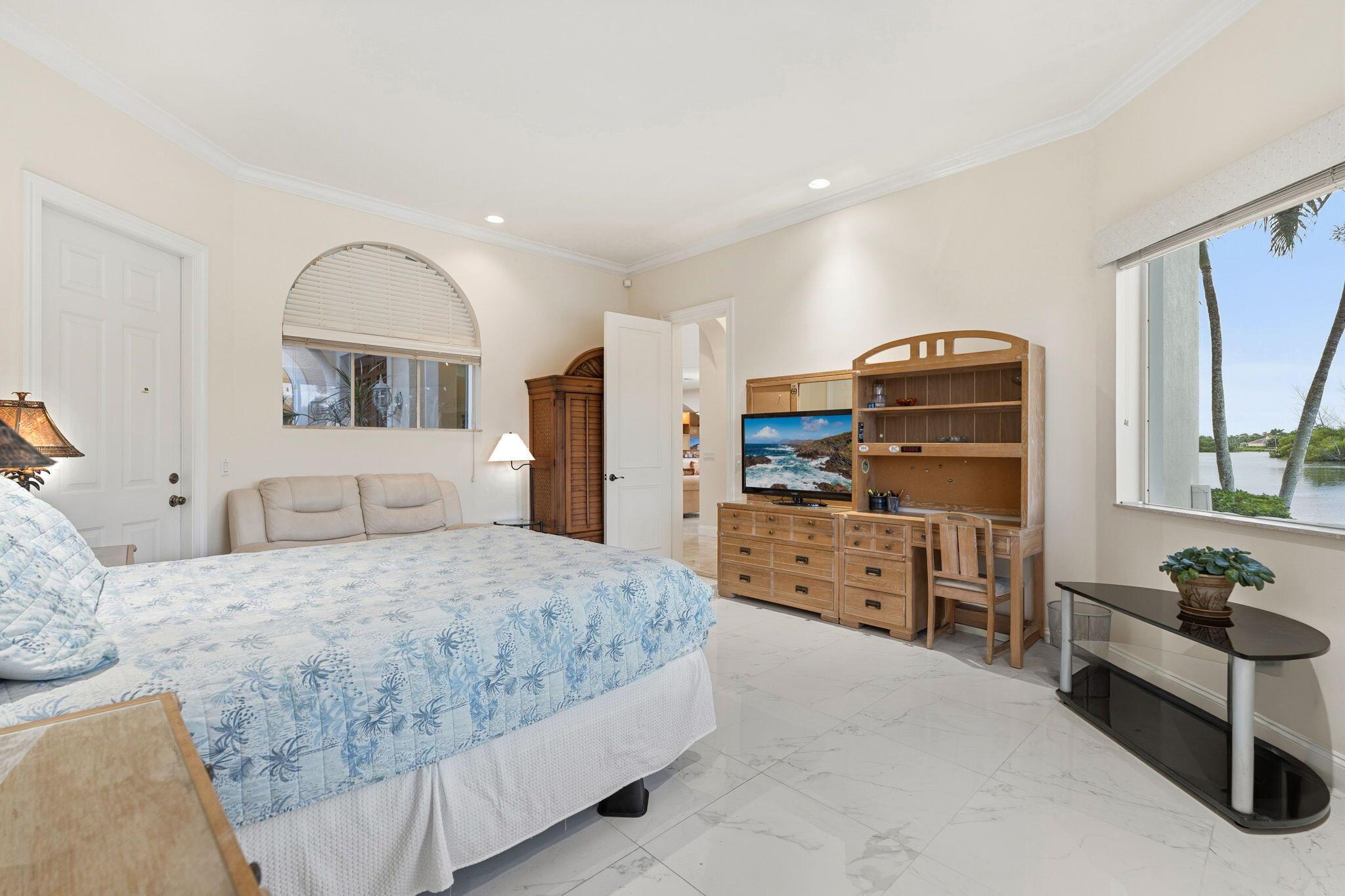 18499 SE Palm Is Ln Jupiter, FL 33458