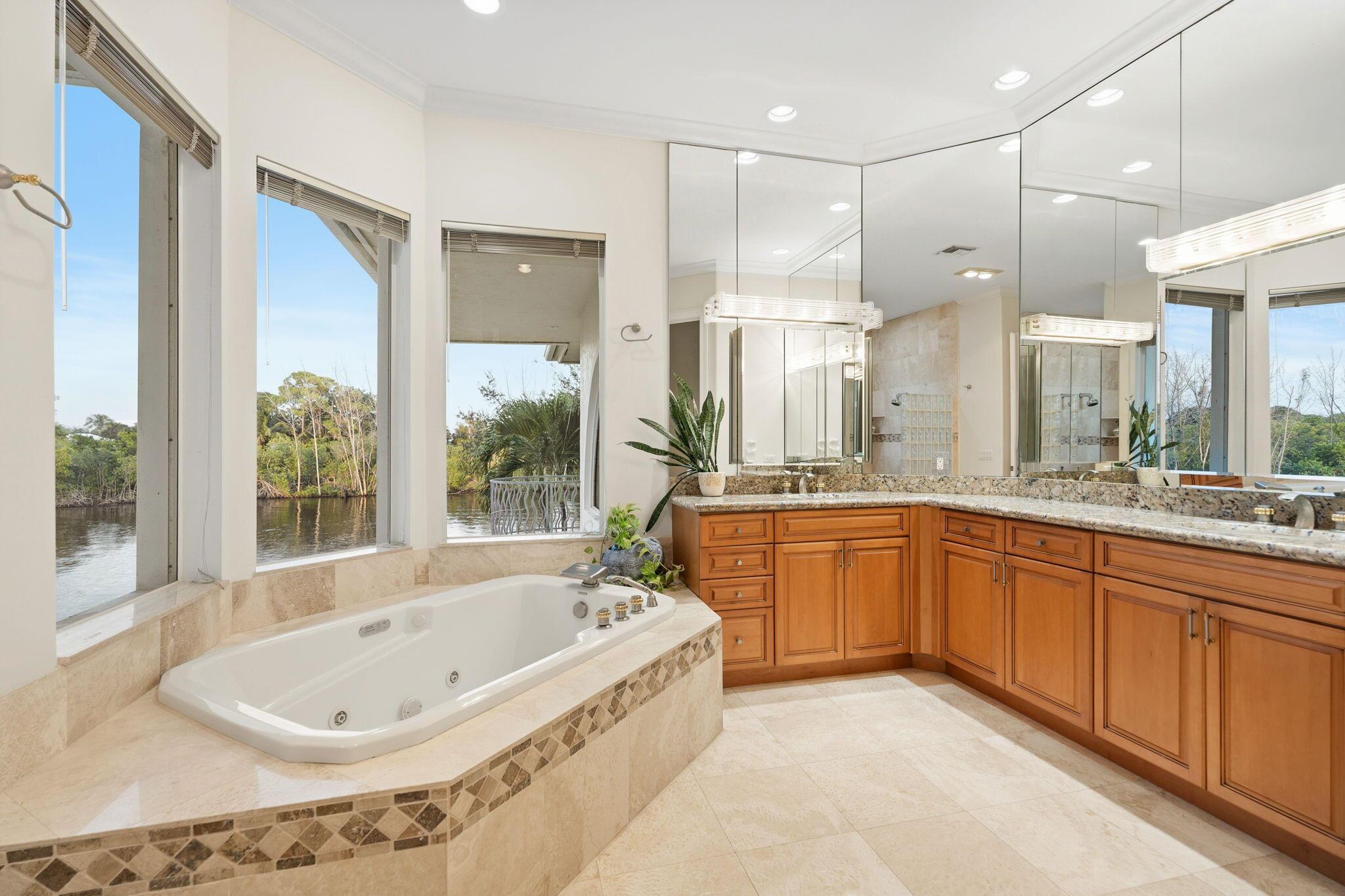 18499 SE Palm Is Ln Jupiter, FL 33458