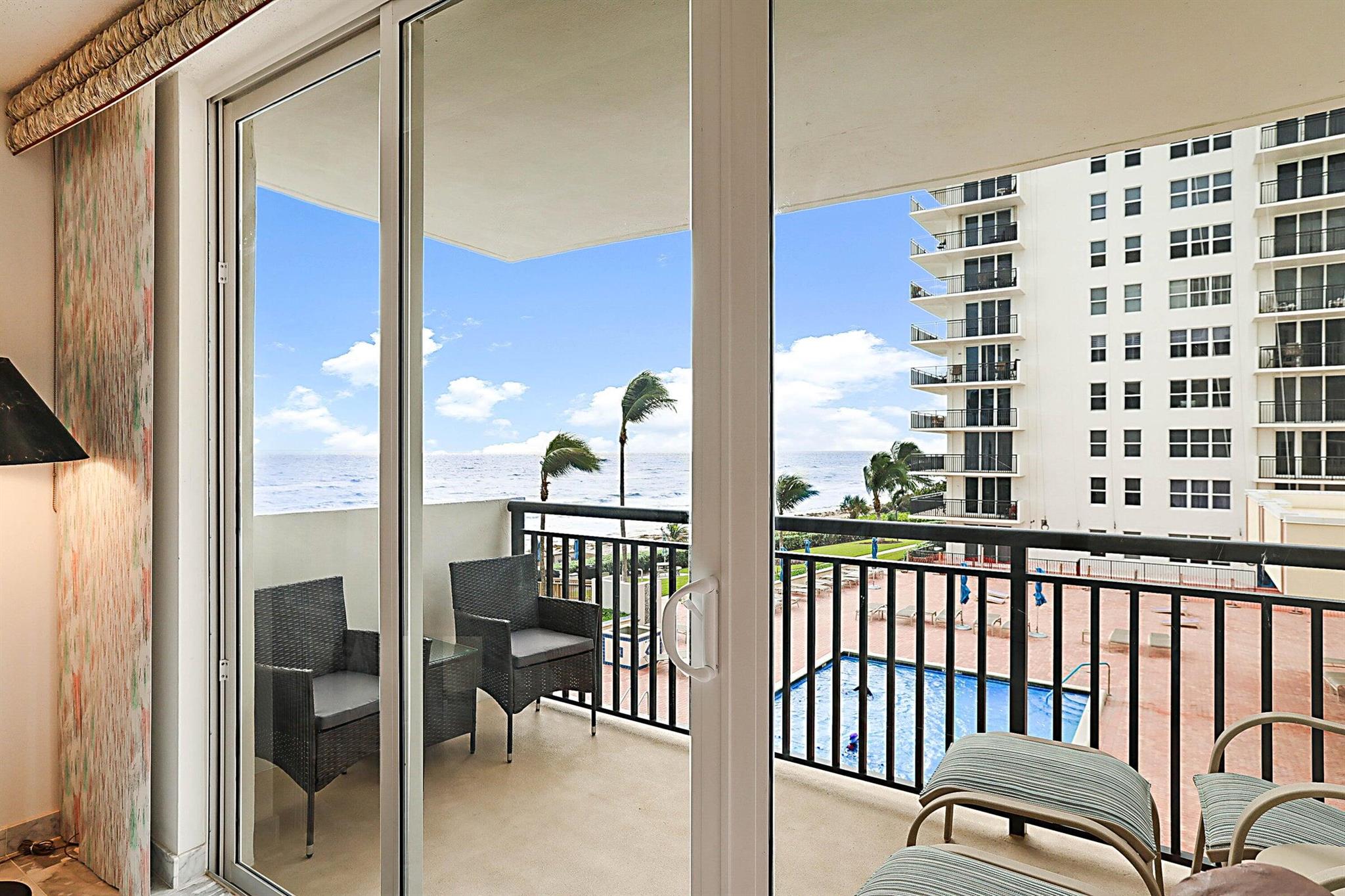 1149 Hillsboro Mile #310