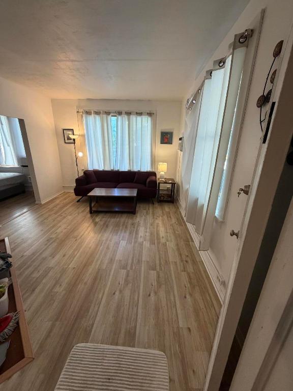 105 NE 16th Ter Fort Lauderdale, FL 33301