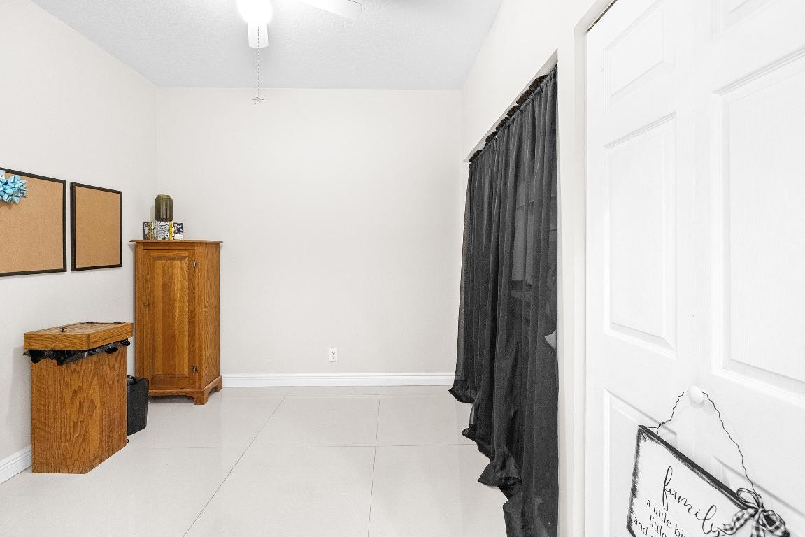 269 Live Oaks Ln Jupiter, FL 33458