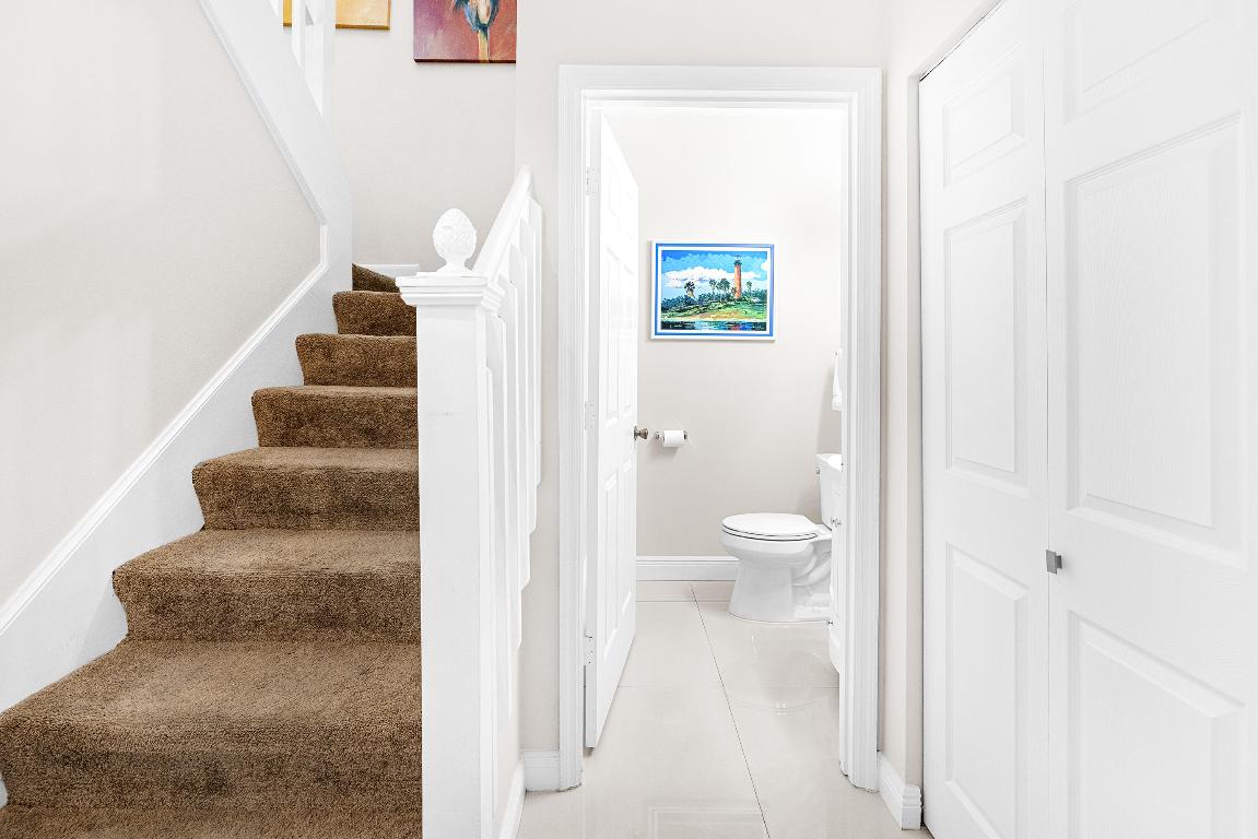 269 Live Oaks Ln Jupiter, FL 33458