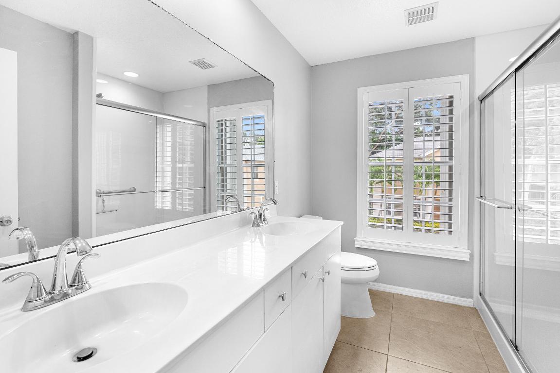 269 Live Oaks Ln Jupiter, FL 33458