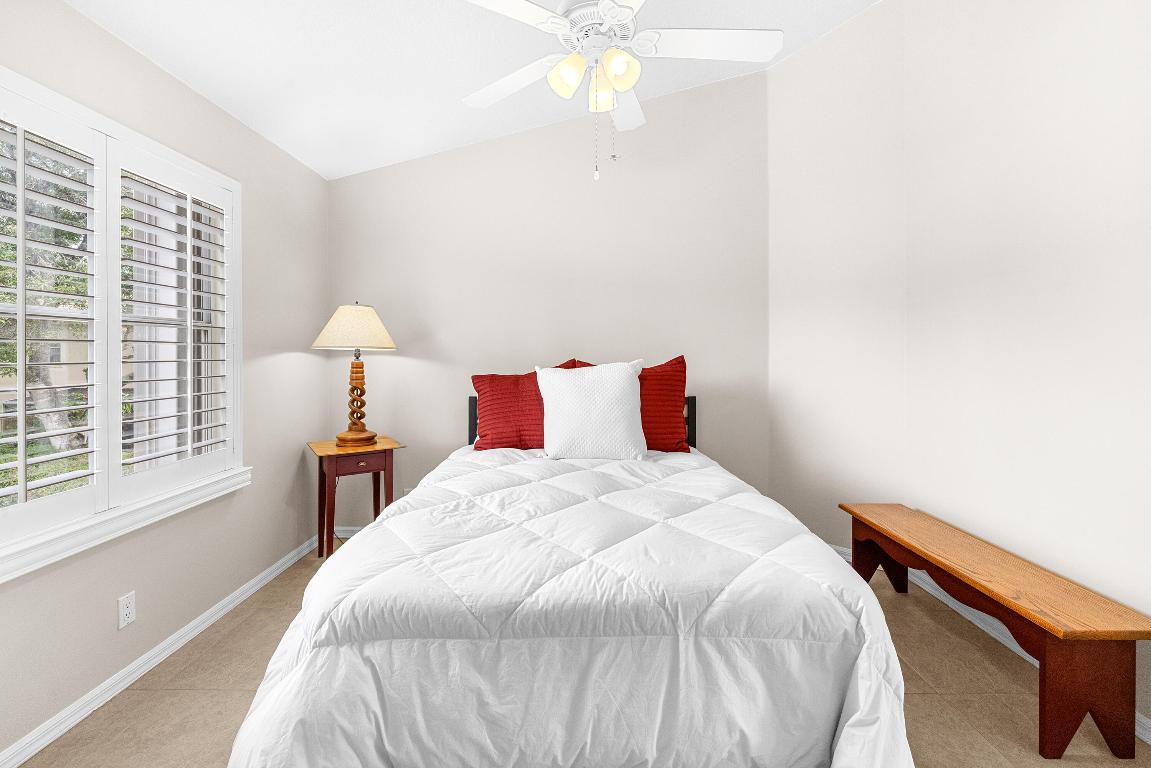 269 Live Oaks Ln Jupiter, FL 33458