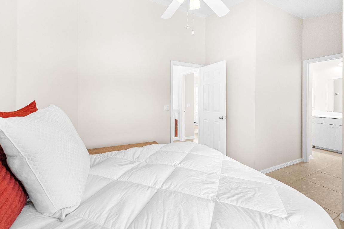 269 Live Oaks Ln Jupiter, FL 33458