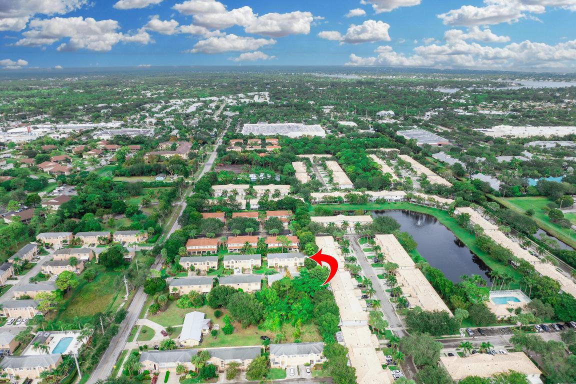 269 Live Oaks Ln Jupiter, FL 33458