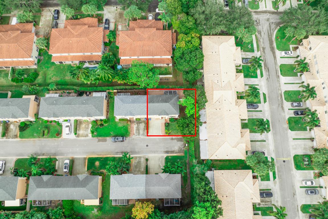 269 Live Oaks Ln Jupiter, FL 33458