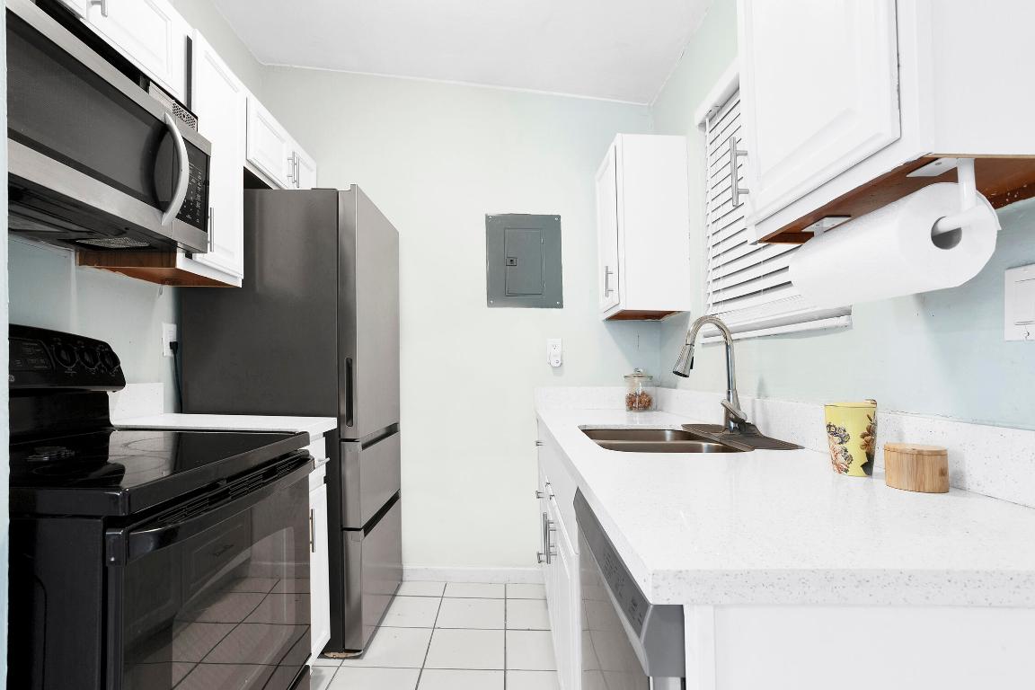 5241 NE 16th Ter Pompano Beach, FL 33064