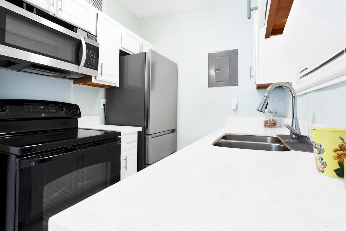 5241 NE 16th Ter Pompano Beach, FL 33064