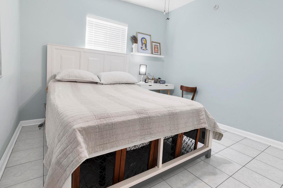 5241 NE 16th Ter Pompano Beach, FL 33064