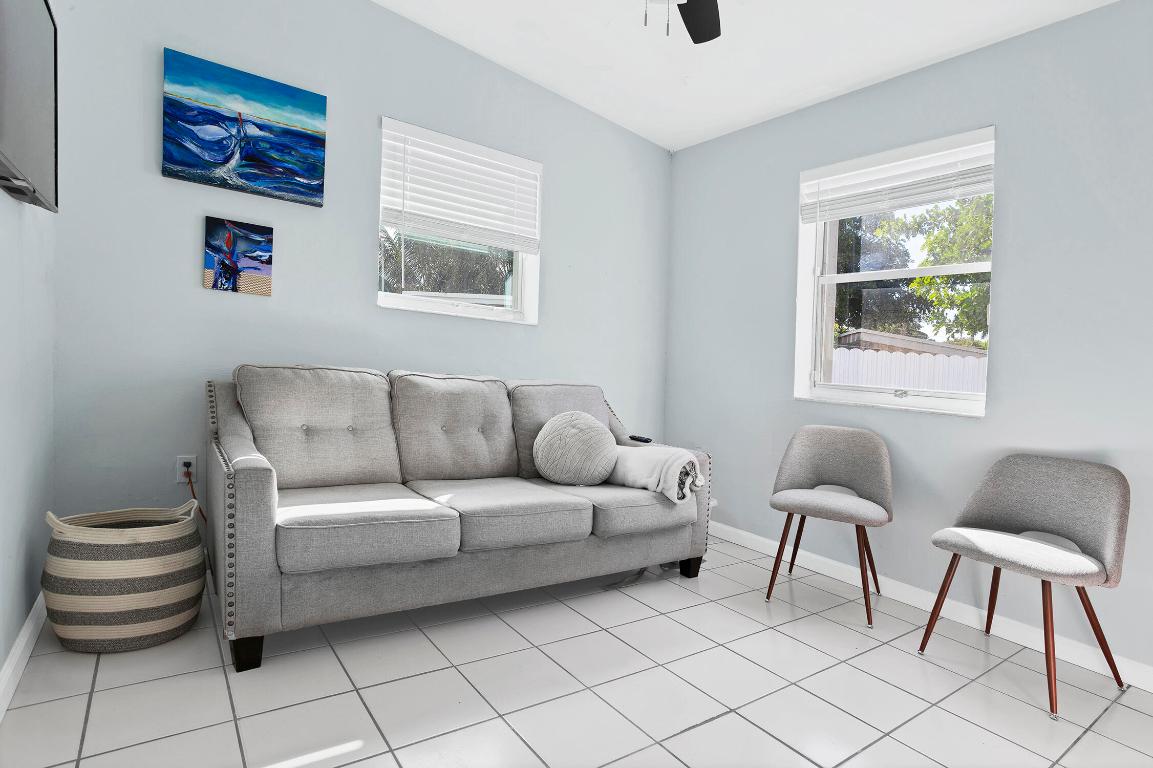 5241 NE 16th Ter Pompano Beach, FL 33064