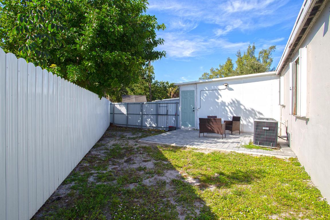 5241 NE 16th Ter Pompano Beach, FL 33064