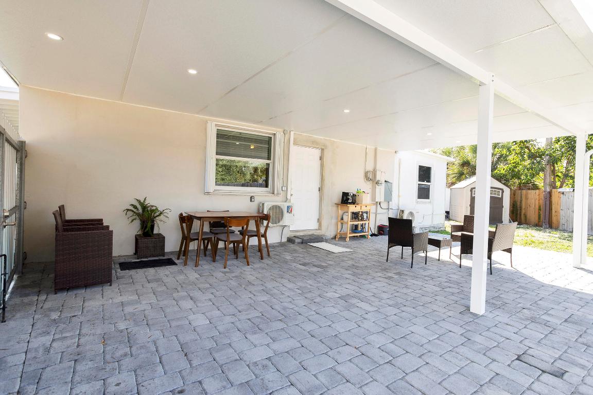 5241 NE 16th Ter Pompano Beach, FL 33064