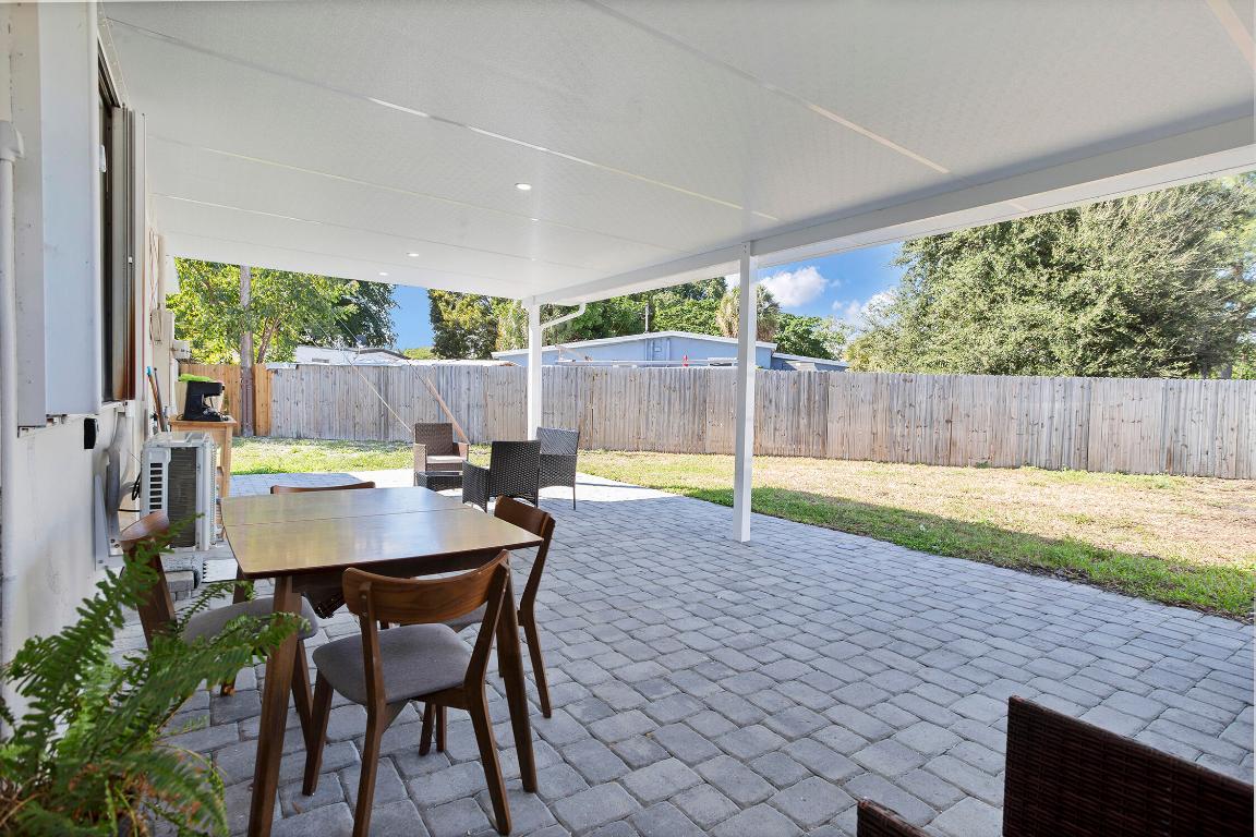 5241 NE 16th Ter Pompano Beach, FL 33064