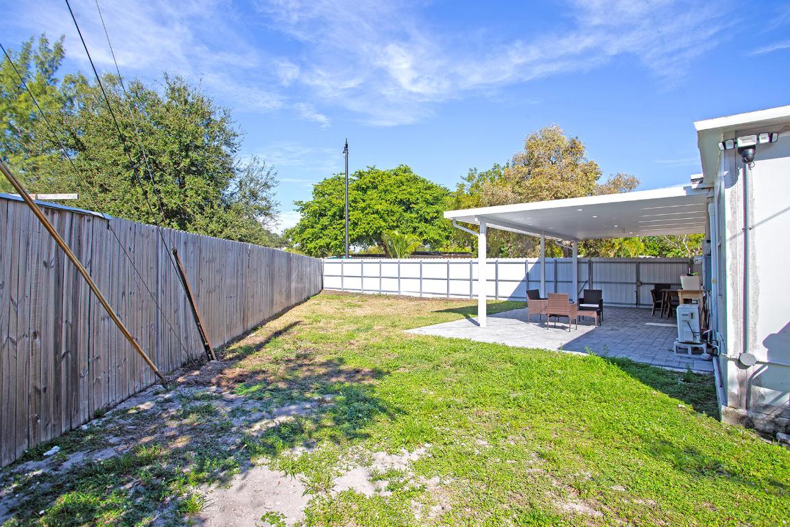 5241 NE 16th Ter Pompano Beach, FL 33064