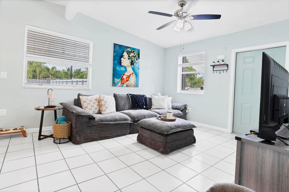 5241 NE 16th Ter Pompano Beach, FL 33064