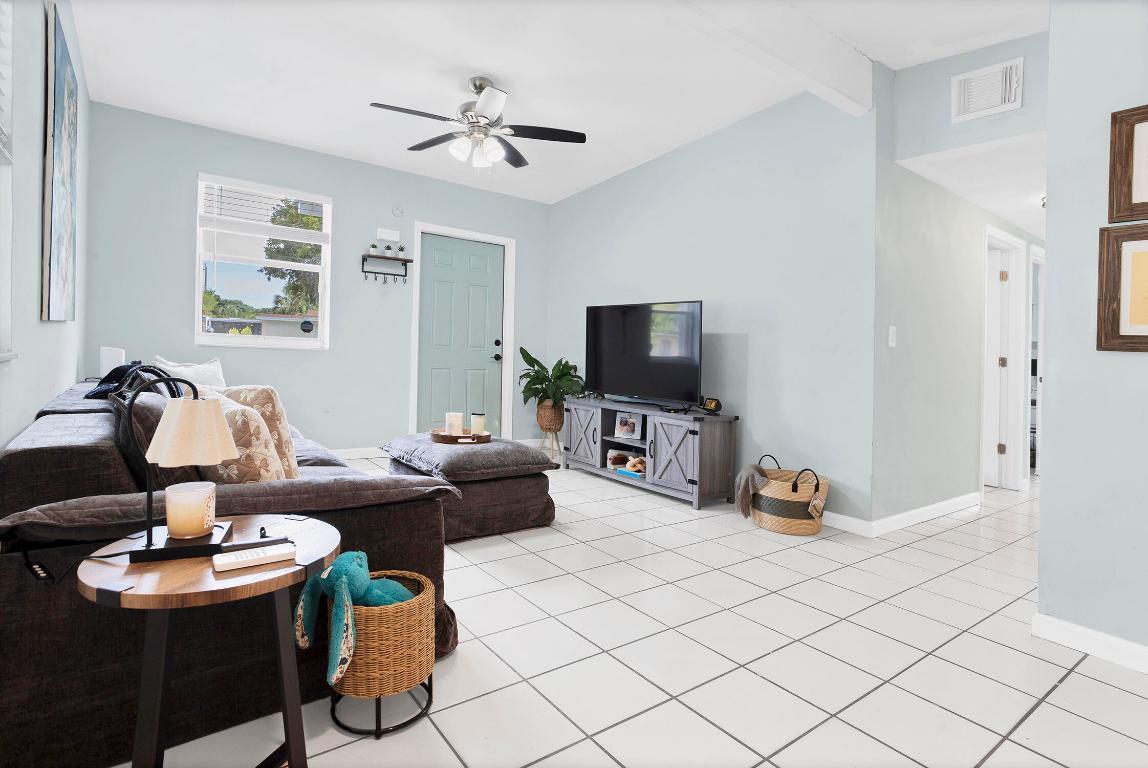 5241 NE 16th Ter Pompano Beach, FL 33064