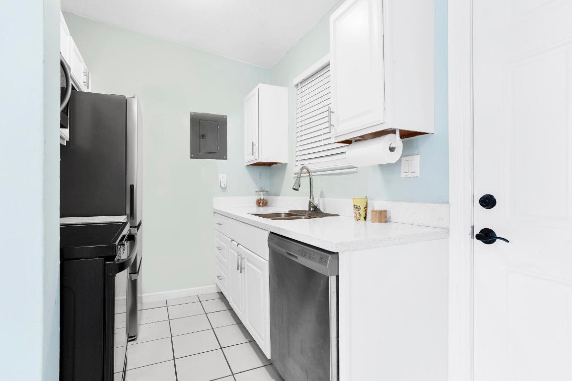 5241 NE 16th Ter Pompano Beach, FL 33064