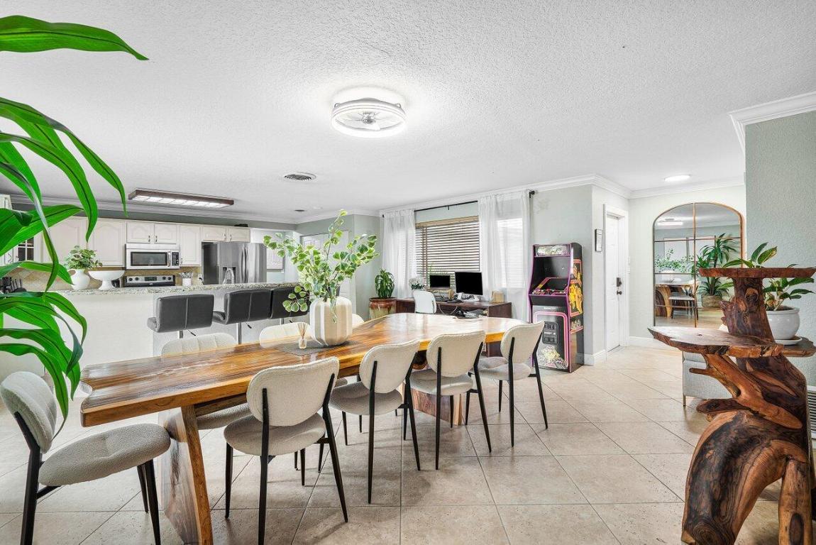 401 SE 14th Ave Pompano Beach, FL 33060