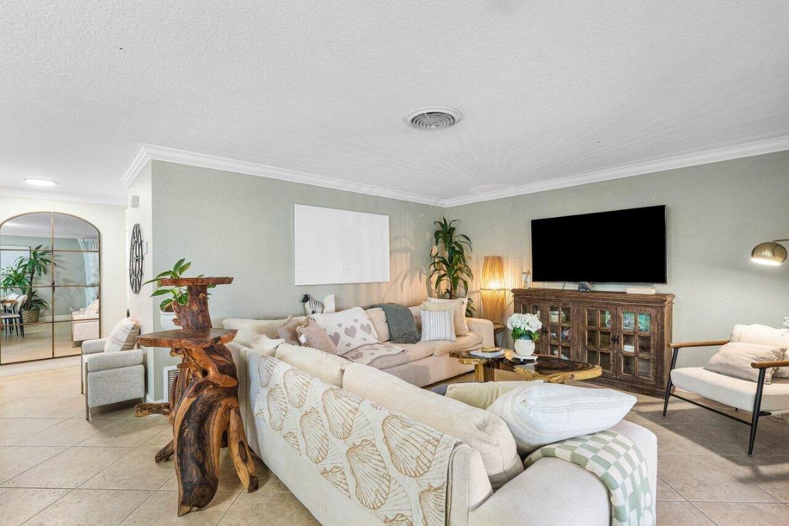 401 SE 14th Ave Pompano Beach, FL 33060