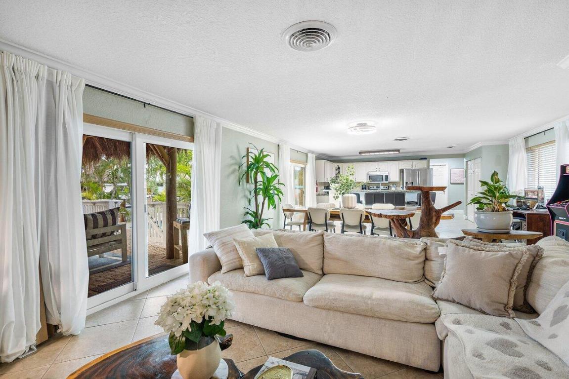 401 SE 14th Ave Pompano Beach, FL 33060