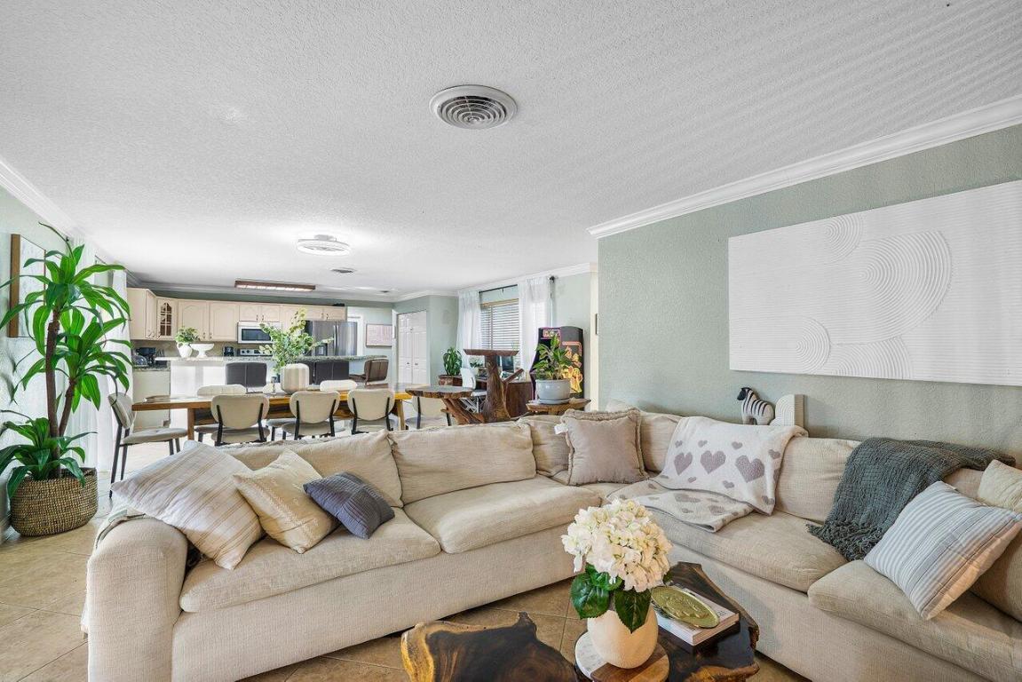 401 SE 14th Ave Pompano Beach, FL 33060