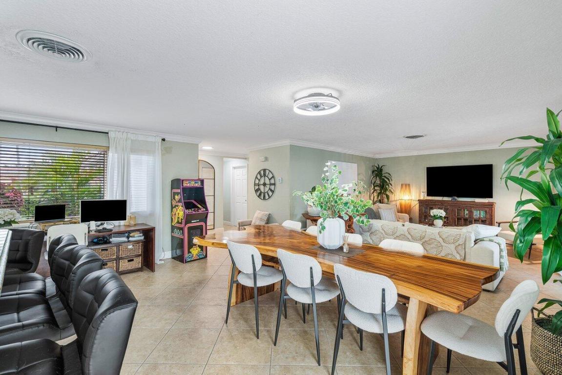 401 SE 14th Ave Pompano Beach, FL 33060