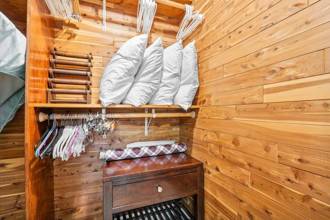 401 SE 14th Ave Pompano Beach, FL 33060