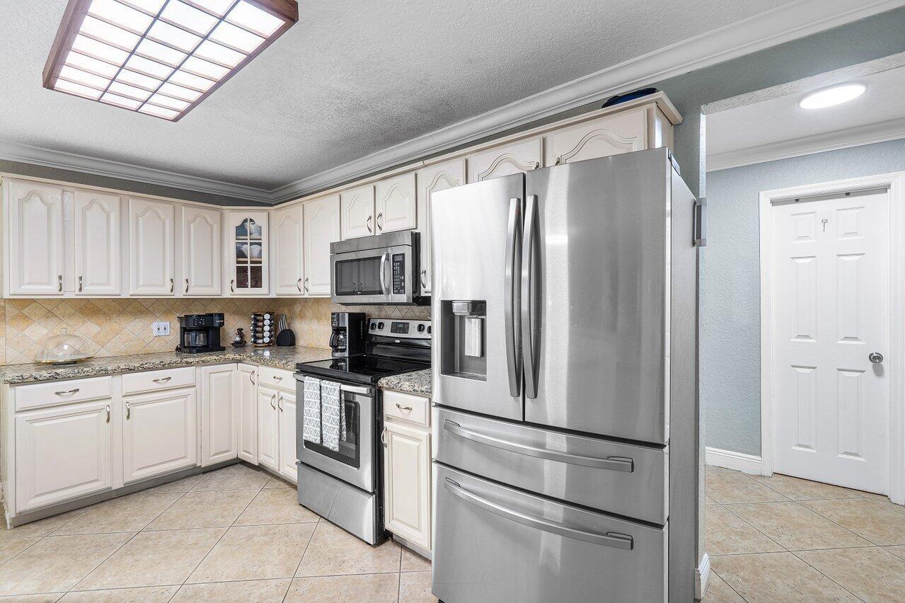 401 SE 14th Ave Pompano Beach, FL 33060