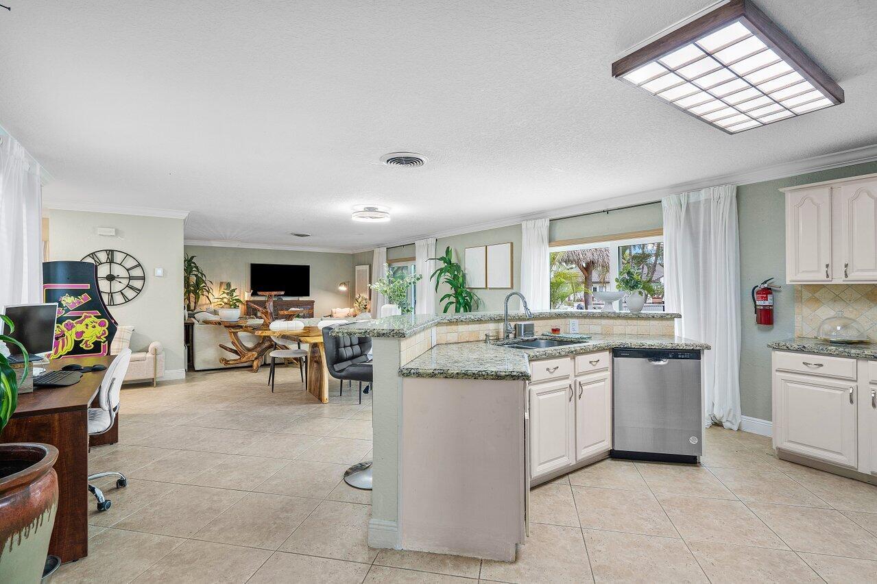 401 SE 14th Ave Pompano Beach, FL 33060