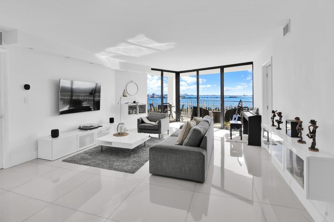 1000 NE Quayside #1804