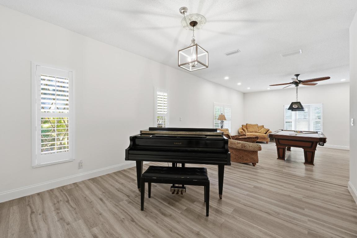 10297 Sandy Jupiter, FL 33478