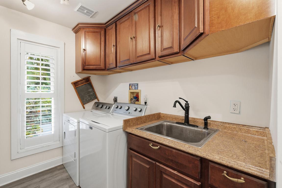 10297 Sandy Jupiter, FL 33478