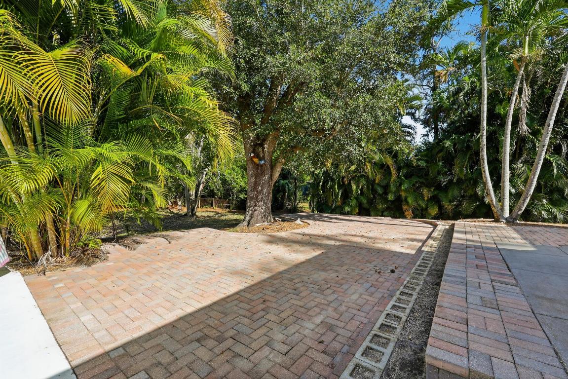 10297 Sandy Jupiter, FL 33478