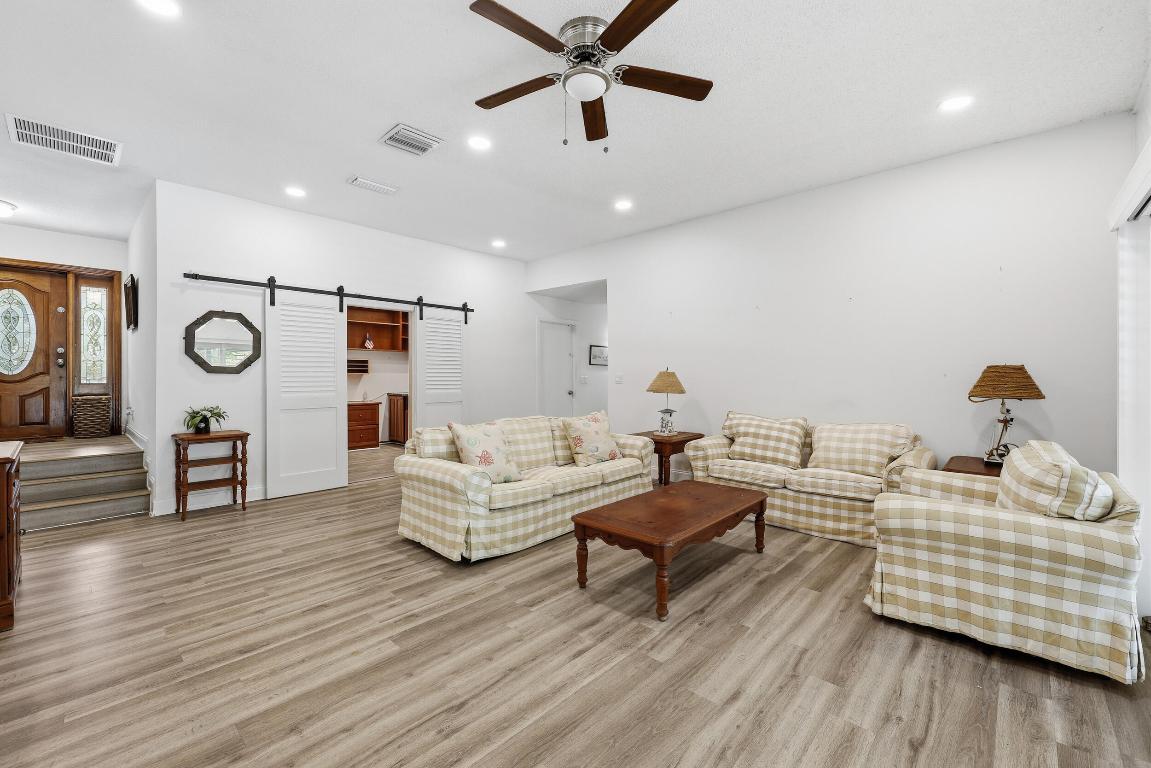 10297 Sandy Jupiter, FL 33478