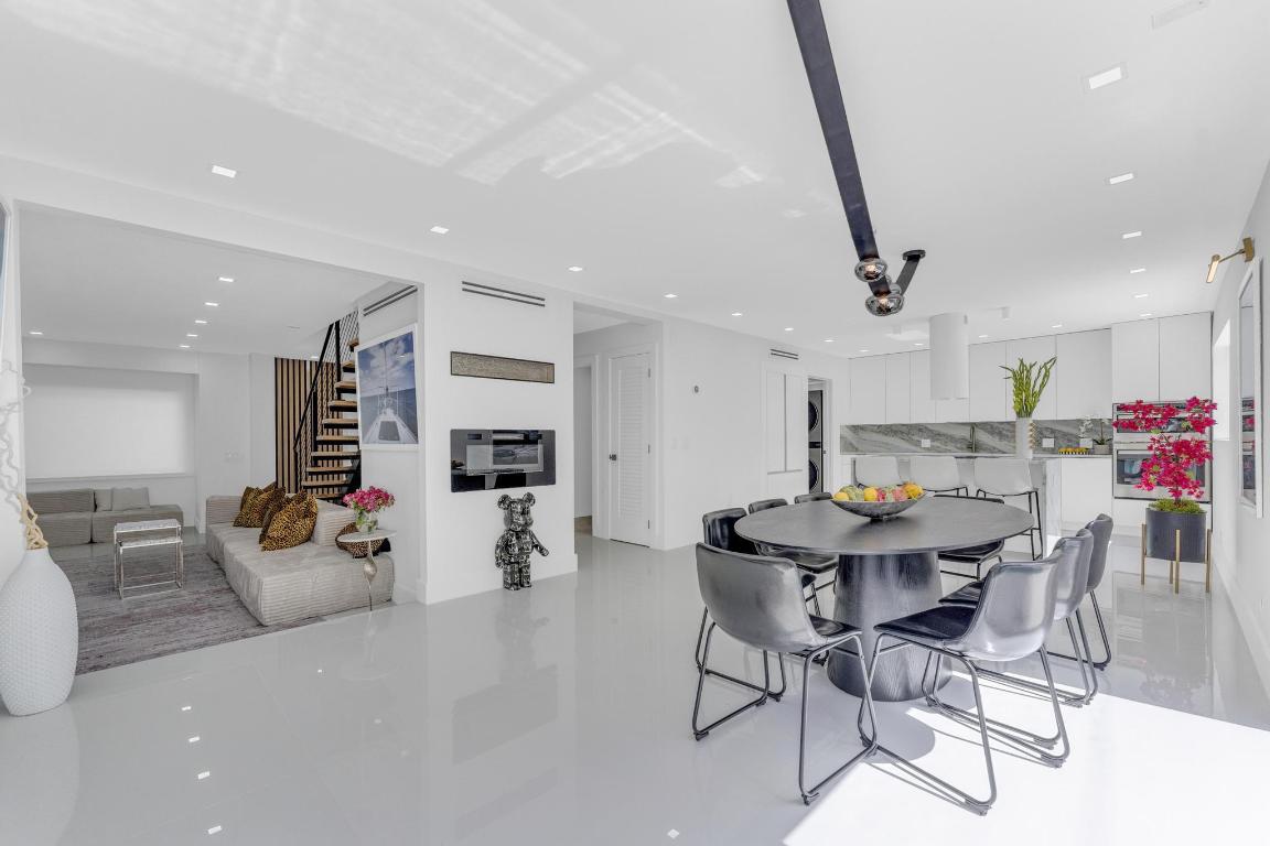 2724 N Ocean Fort Lauderdale, FL 33308