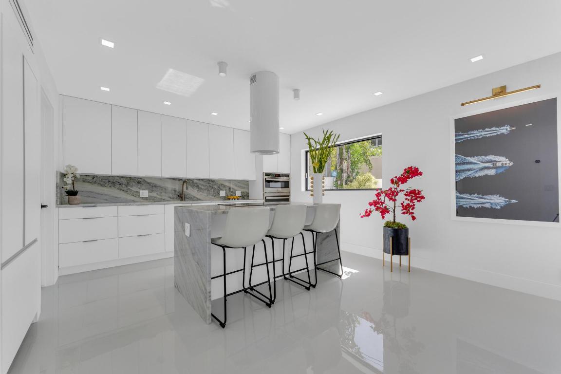 2724 N Ocean Fort Lauderdale, FL 33308