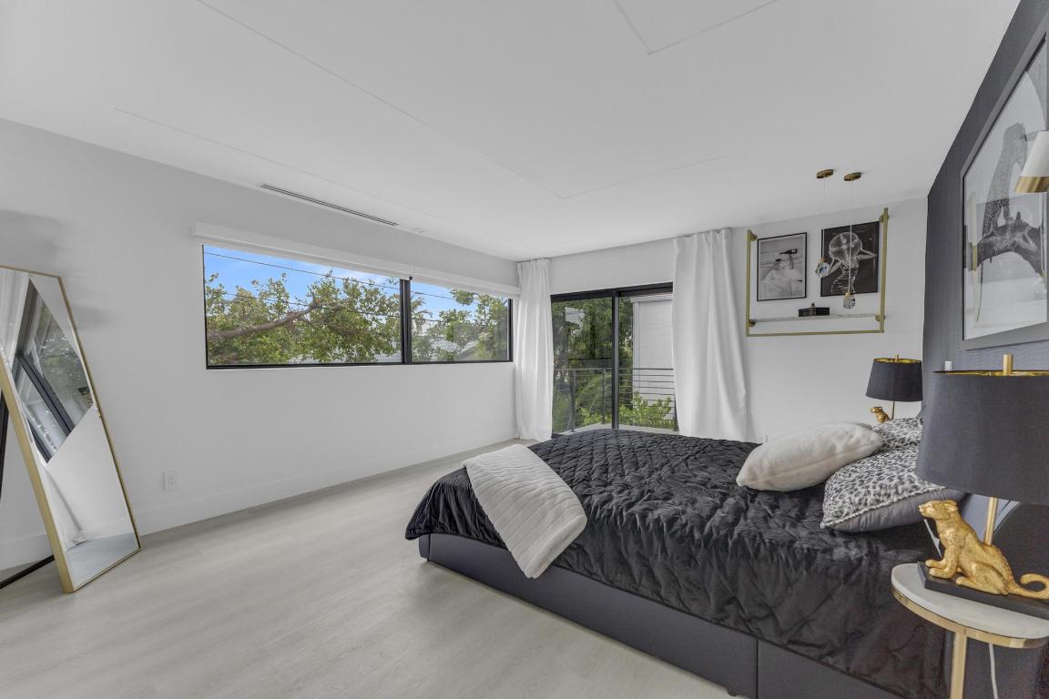 2724 N Ocean Fort Lauderdale, FL 33308