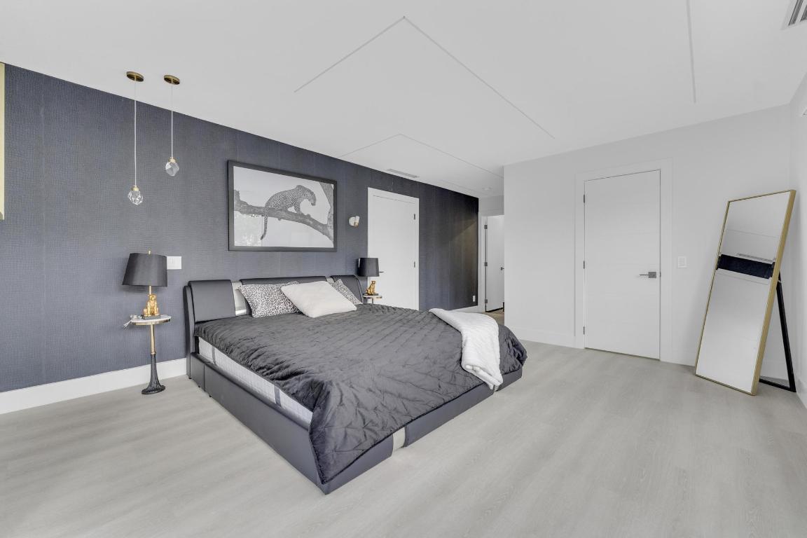 2724 N Ocean Fort Lauderdale, FL 33308