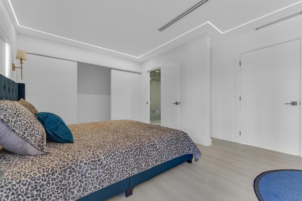 2724 N Ocean Fort Lauderdale, FL 33308