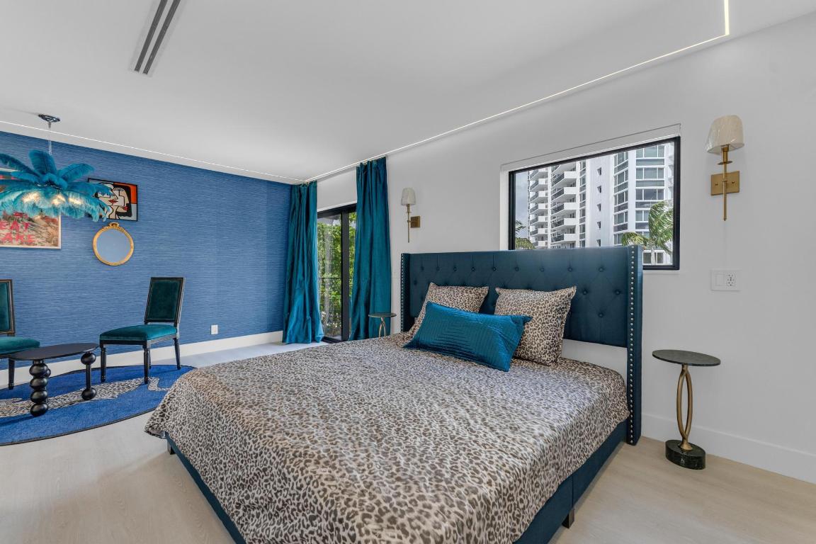 2724 N Ocean Fort Lauderdale, FL 33308