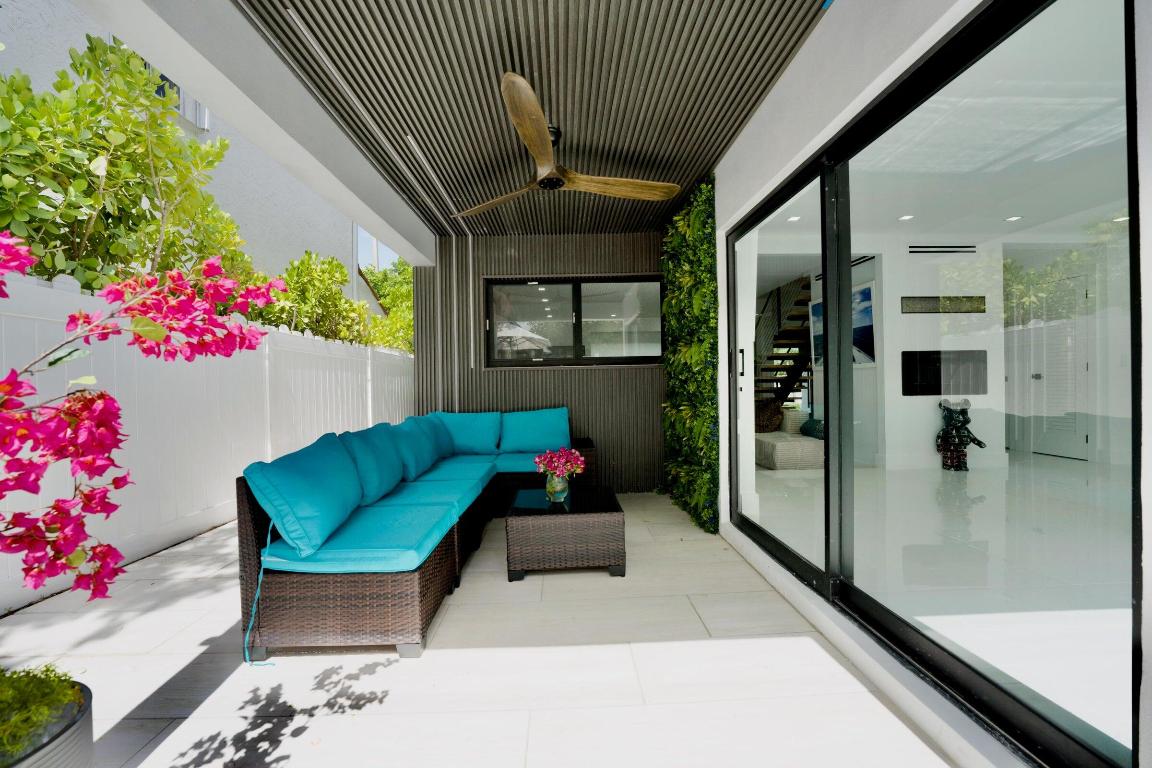 2724 N Ocean Fort Lauderdale, FL 33308